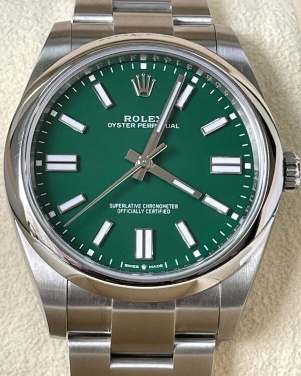 Rolex Oyster Perpetual 41 - 2023 - Domed Bezel - Green Index Dial - Oyster Bracelet - 124300 - Image 6
