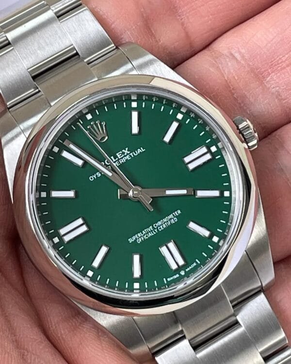 Rolex Oyster Perpetual 41 - 2023 - Domed Bezel - Green Index Dial - Oyster Bracelet - 124300 - Image 5