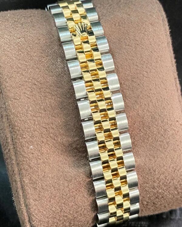 Rolex Steel and Yellow Gold Lady-Datejust 28 - 2023 - Fluted Bezel - Star Diamond Dial - Jubilee Bracelet - 279173 *FULL SET* - Image 10