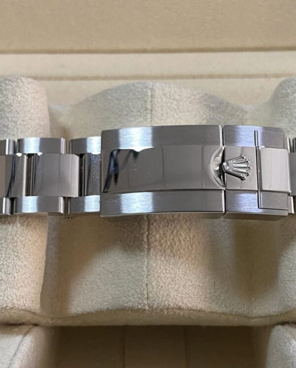 Rolex Steel and Platinum Yacht-Master 40 - 2023- Blue Dial - Platinum Bezel - 126622 - Image 6