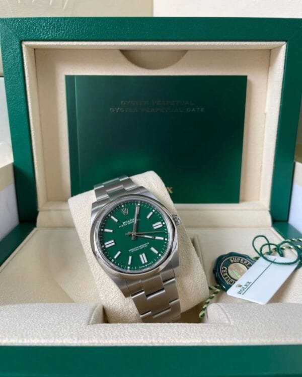 Rolex Oyster Perpetual 41 - 2023 - Domed Bezel - Green Index Dial - Oyster Bracelet - 124300 - Image 3