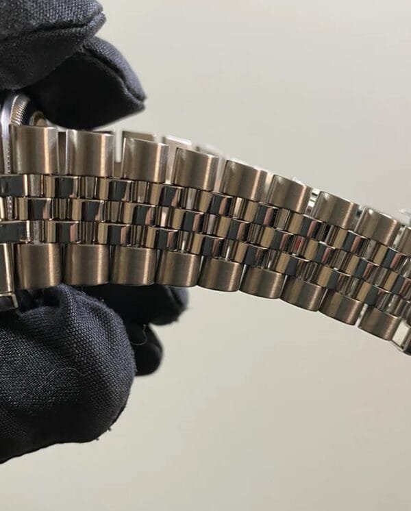 Rolex Steel Datejust 36 - W Serial - Diamond Bezel - Blue Diamond Dial - Jubilee Bracelet - 16234 - Image 7