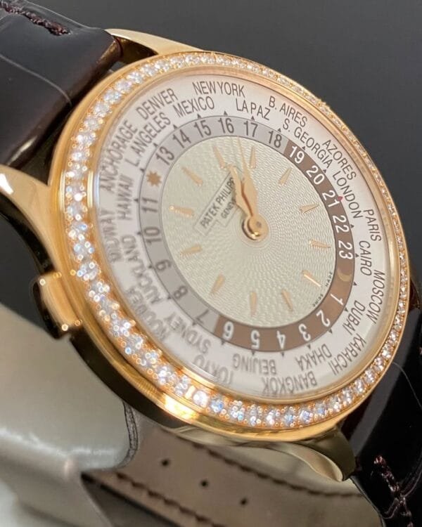Patek Philippe World Time Tiffany & Co. - 2020 - Diamond Bezel - Ivory Dial - Leather Strap - 7130R-013 *FULL SET* - Image 7