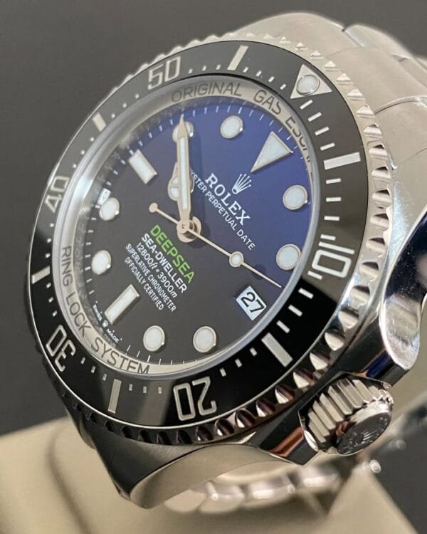 Rolex Sea-Dweller Deepsea 44 - 2024 - James Cameron Dial - 136660 - Image 2