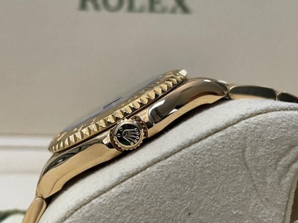 Rolex Yellow Gold Lady Yacht-Master 35 - 2001 - Blue Dial - 168628 - Image 4