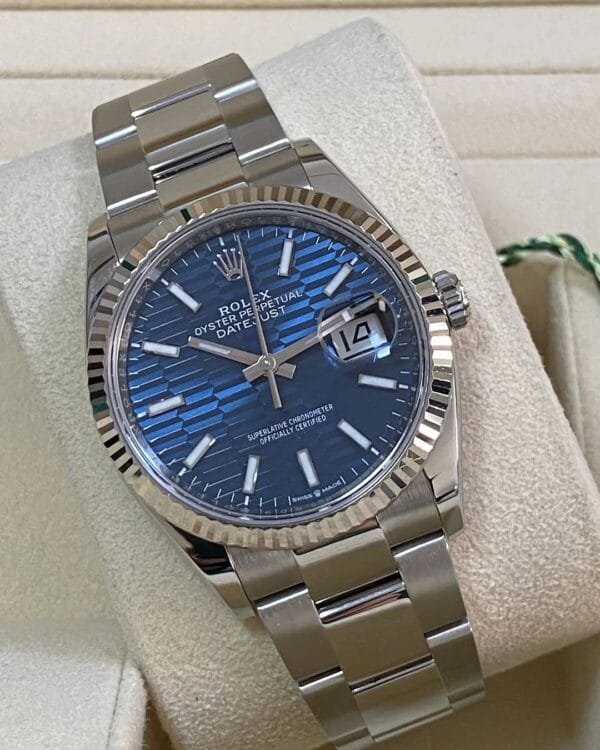 Rolex Steel Datejust 36 - 2022 - Fluted Bezel - Bright Blue Fluted-Motif Dial - Oyster Bracelet - 126234 - Image 4