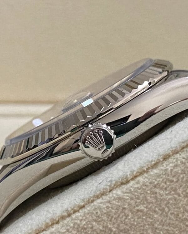 Rolex Steel Datejust 36 - 2022 - Fluted Bezel - Bright Blue Fluted-Motif Dial - Oyster Bracelet - 126234 - Image 3