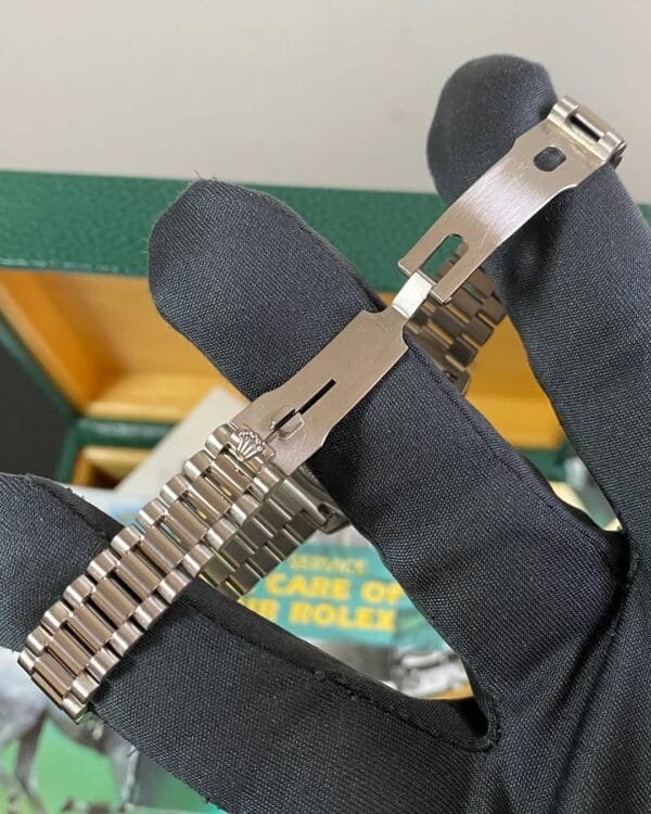 Rolex White Gold Lady-Datejust - 1995 - Fluted Bezel - Factory Diamond Dial - President Bracelet - 69179 *FULL SET* - Image 6