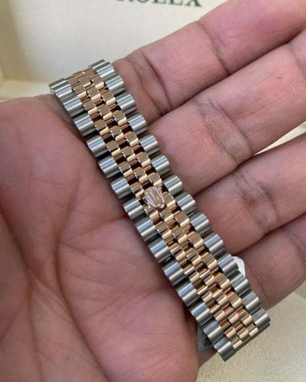 Rolex Steel and Everose Gold Datejust 31 - 2022 - Fluted Bezel - Dark Rhodium Index Dial - Jubilee Bracelet - 278271 - Image 8