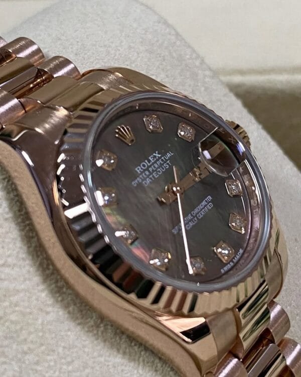 Rolex Everose Gold Lady-Datejust 26 - 2020 - Fluted Bezel - Factory Tahitian Mother of Pearl Diamond Dial - President Bracelet - 179175 - Image 8