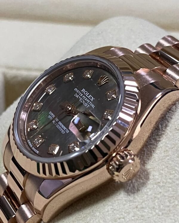 Rolex Everose Gold Lady-Datejust 26 - 2020 - Fluted Bezel - Factory Tahitian Mother of Pearl Diamond Dial - President Bracelet - 179175 - Image 7