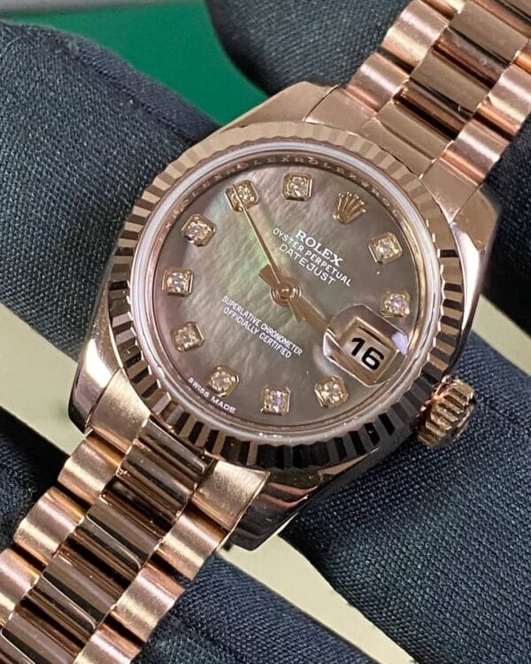 Rolex Everose Gold Lady-Datejust 26 - 2020 - Fluted Bezel - Factory Tahitian Mother of Pearl Diamond Dial - President Bracelet - 179175 - Image 5