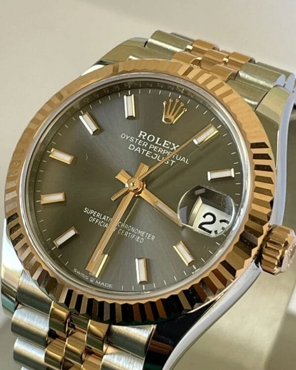 Rolex Steel and Everose Gold Datejust 31 - 2022 - Fluted Bezel - Dark Rhodium Index Dial - Jubilee Bracelet - 278271 - Image 4