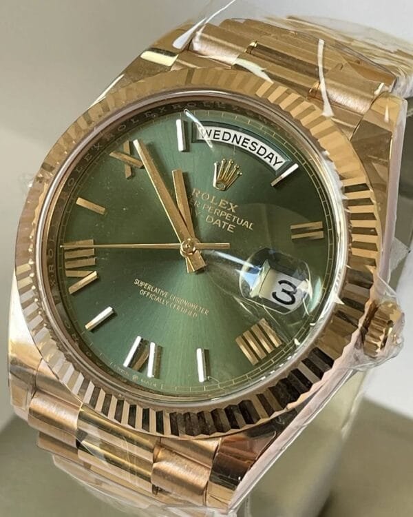Rolex Everose Gold Day-Date 40 - 2023 - Fluted Bezel - Olive Green Roman Dial - President Bracelet - 228235 - Image 7