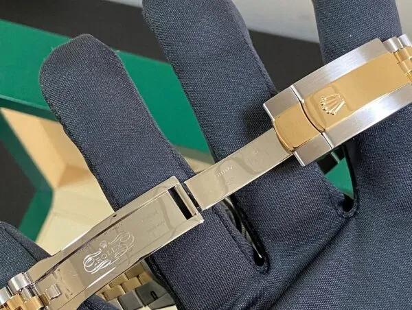 Rolex Steel and Yellow Gold Datejust 36 - 2018 - Fluted Bezel - Champagne Index Dial - Jubilee Bracelet - 126233 - Image 3