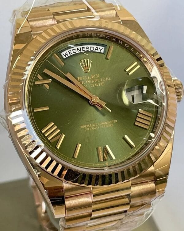 Rolex Everose Gold Day-Date 40 - 2023 - Fluted Bezel - Olive Green Roman Dial - President Bracelet - 228235 - Image 8