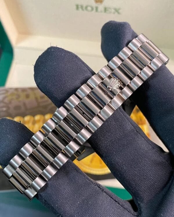 Rolex White Gold Day-Date 36 - Fluted Bezel - Bronze Roman Dial - President Bracelet - 18239 - Image 8