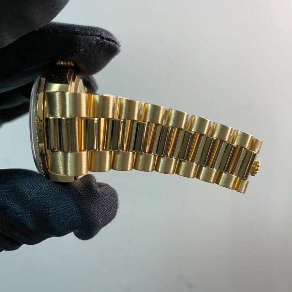 Rolex Yellow Gold Day-Date 36 - Diamond Bezel - Diamond Dial - President Bracelet - 18048 - Image 7