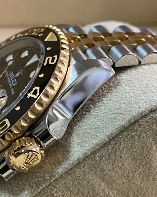 Rolex Yellow Gold Rolesor GMT-Master II - 2024 - “Zombie” - Jubilee Bracelet - 126713GRNR *FULL SET* - Image 4
