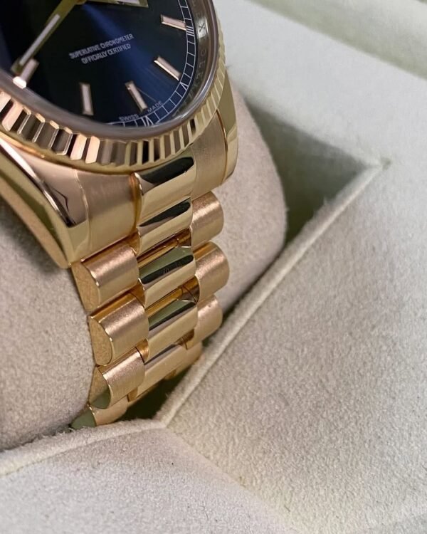 Rolex Yellow Gold Day-Date 36 - M serial - Fluted Bezel - Blue Index Dial - President Bracelet - 118238 - Image 7