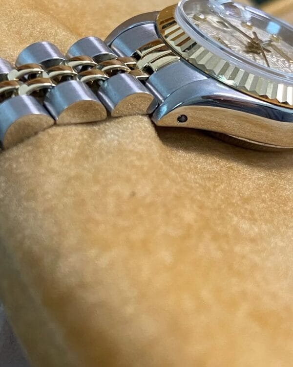 Rolex Steel and Yellow Gold Lady-Datejust - E serial - Fluted Bezel - Silver Anniversary Diamond Dial - Jubilee Bracelet - 69173 - Image 8