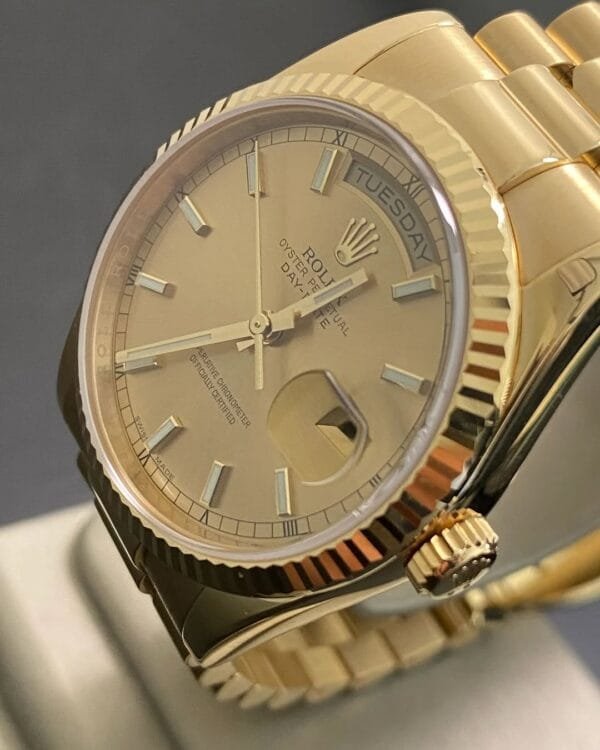 Rolex Yellow Gold Day-Date 36 - 2018 - Fluted Bezel - Champagne Index Dial - President Bracelet - 118238 *UNPOLISHED* - Image 12
