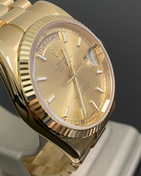 Rolex Yellow Gold Day-Date 36 - 2018 - Fluted Bezel - Champagne Index Dial - President Bracelet - 118238 *UNPOLISHED* - Image 11