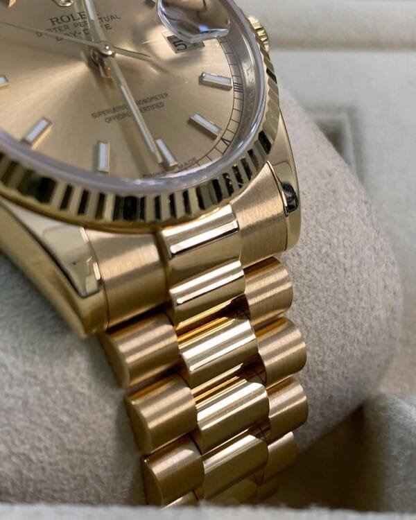 Rolex Yellow Gold Day-Date 36 - 2018 - Fluted Bezel - Champagne Index Dial - President Bracelet - 118238 *UNPOLISHED* - Image 4