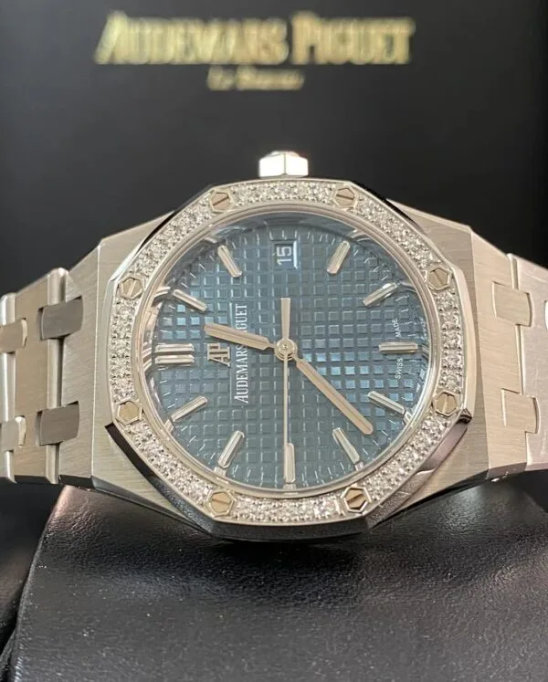Audemars Piguet Royal Oak Self Winding - 2020 - Diamond-set Bezel - Blue Dial - 77351ST *FULL SET* - Image 4