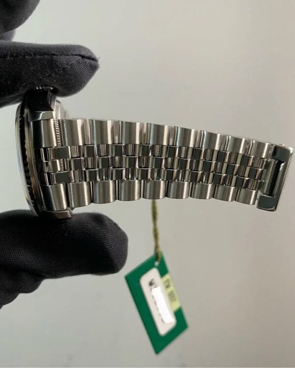Rolex Steel Datejust 36 - W serial - Fluted Bezel - Silver Index Dial - Jubilee Bracelet - 16234 *No Holes Case* - Image 4