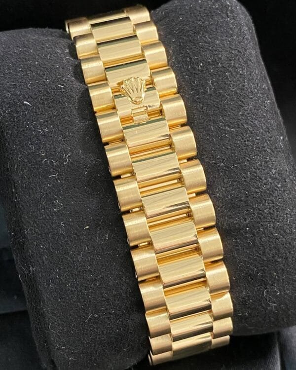 Rolex Yellow Gold Day-Date 36 - M serial - Fluted Bezel - Champagne Diamond Dial - President Bracelet - 118238 *FULL SET* - Image 2