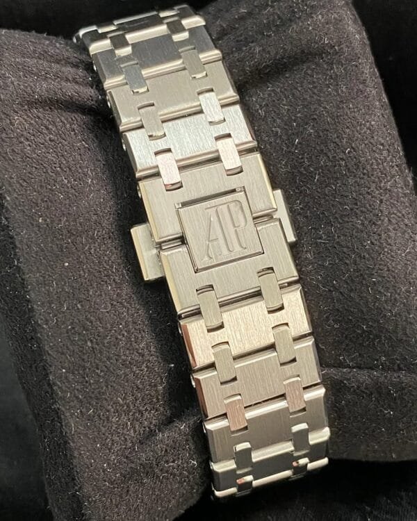 Audemars Piguet Royal Oak Self Winding - 2020 - Diamond-set Bezel - Blue Dial - 77351ST *FULL SET* - Image 9