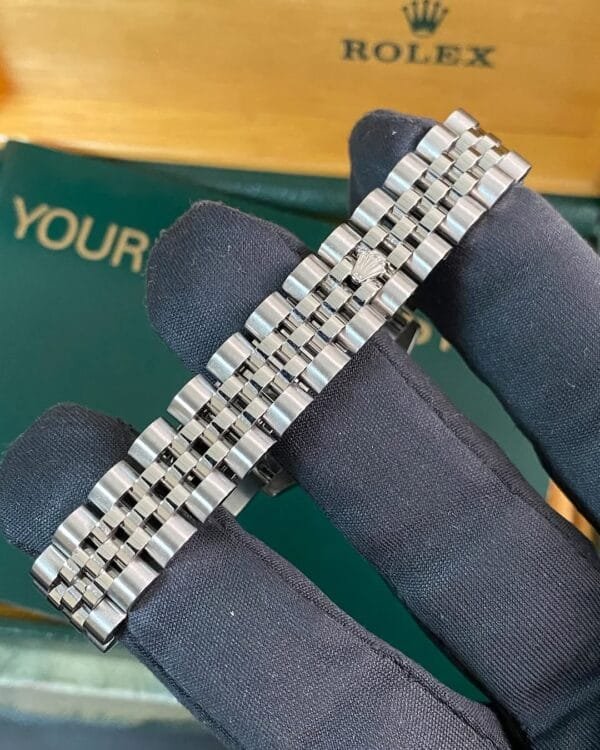 Rolex Steel Lady-Datejust - Z serial - Fluted Bezel - Mother-of-Pearl Diamond Dial - Jubilee Bracelet - 179174 - Image 10