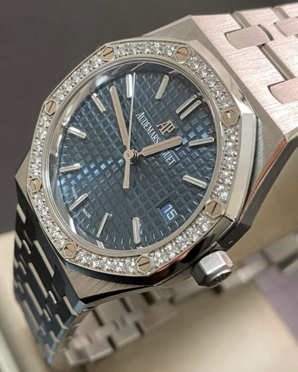 Audemars Piguet Royal Oak Self Winding - 2020 - Diamond-set Bezel - Blue Dial - 77351ST *FULL SET* - Image 10