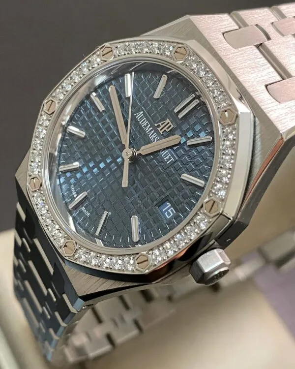 Audemars Piguet Royal Oak Self Winding - 2020 - Diamond-set Bezel - Blue Dial - 77351ST *FULL SET* - Image 10