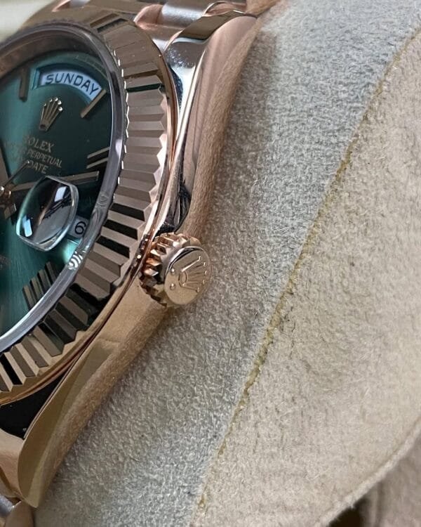Rolex Everose Gold Day-Date 40 - 2024 - Fluted Bezel - Olive Green Dial - President Bracelet - 228235 *FULL SET* - Image 5