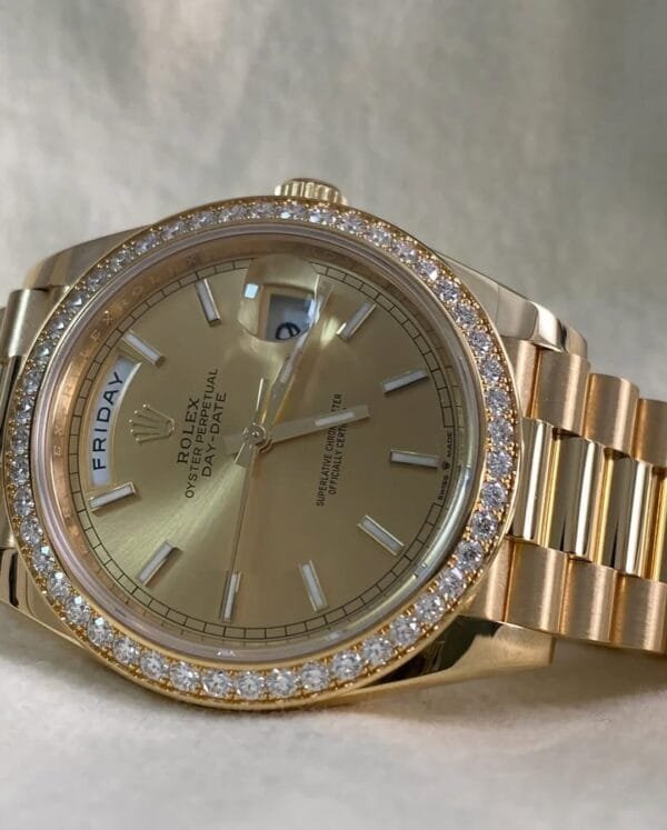 olex Yellow Gold Day-Date 40 - 2023 - Diamond-set Bezel - Champagne Dial - President Bracelet - 228348RBR *FULL SET* - Image 6