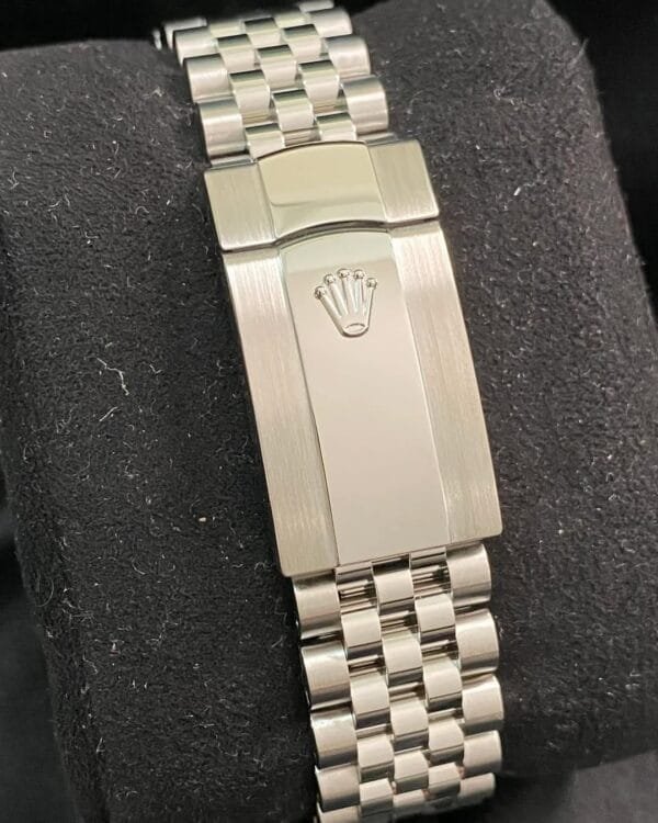 Rolex Steel Datejust 41 - 2021 - Smooth Bezel -Silver Index Dial - Jubilee Bracelet - 126300 *FULL SET* - Image 5