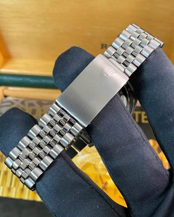 Rolex Steel Datejust 36 - 1978 - Fluted Bezel - White Roman Dial - Jubilee Bracelet - 16014 - Image 4