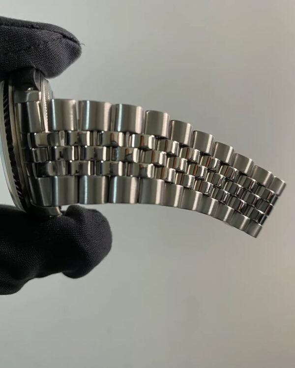 Rolex Steel Datejust 36 - 1978 - Fluted Bezel - White Roman Dial - Jubilee Bracelet - 16014 - Image 3