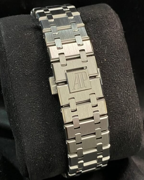 Audemars Piguet Royal Oak Self Winding - Black Dial - 15400ST *FULL SET* - Image 2