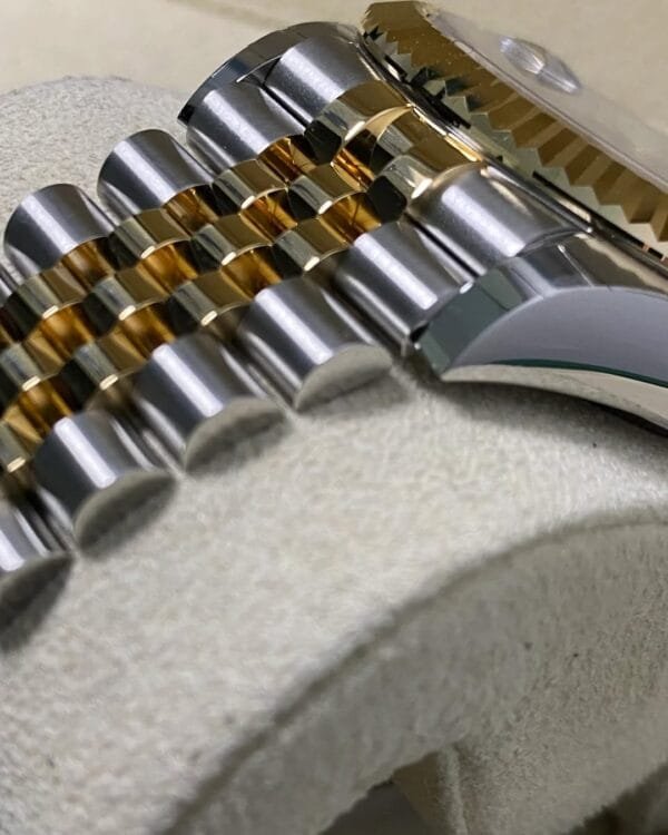 Rolex Yellow Gold Rolesor Sky-Dweller - 2025 - Black Dial - Jubilee Bracelet - 336933 *FULL SET* - Image 8