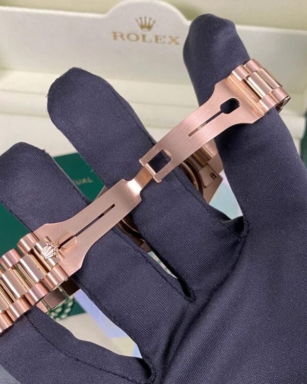 Rolex Everose Gold Day-Date 36 - P serial - Fluted Bezel - Pink Roman Dial - President Bracelet - 118235 *FULL SET* - Image 6
