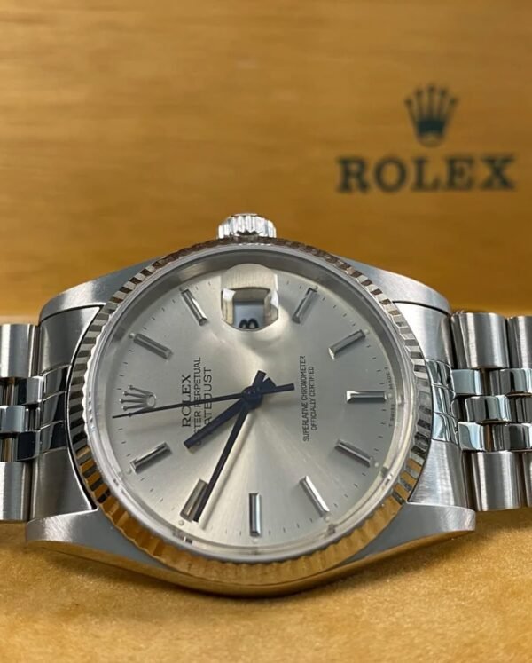 Rolex Steel Datejust 36 - R serial - Fluted Bezel - Silver Index Dial - Jubilee Bracelet - 16234 - Image 4