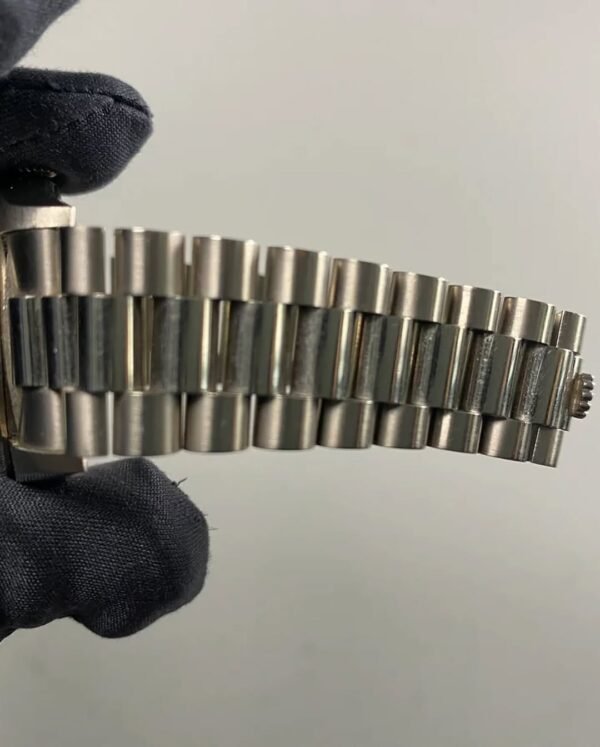 Rolex White Gold Day-Date 36 - 1995 - Salmon Cream Roman Dial - Japanese Day Wheel - President Bracelet - 18239 *UNPOLISHED* - Image 10