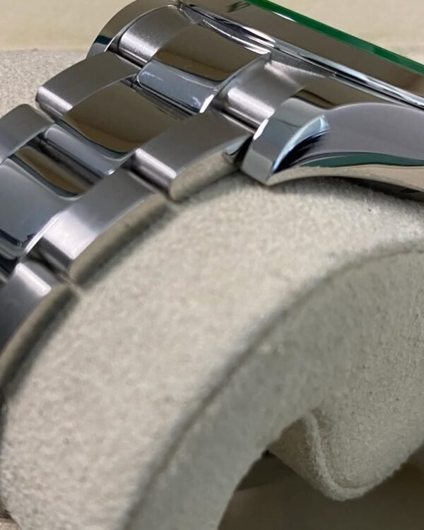 Rolex Milgauss - 2022 - Blue Dial Green Crystal - 116400GV *FULL SET* - Image 7