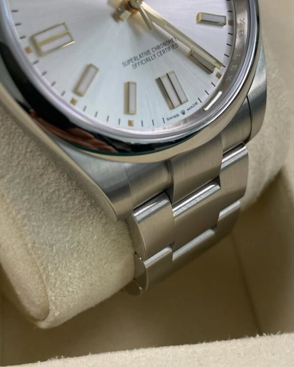 Rolex Oyster Perpetual 41 - 2025 - Domed Bezel - Silver Dial - Oyster Bracelet - 124300 *FULL SET* - Image 9