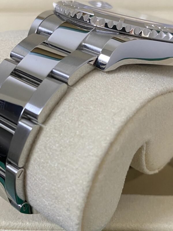 Rolex Yacht-Master 40 - 2025- Rhodium Dial - Platinum Bezel - 126622 *FULL SET* - Image 6