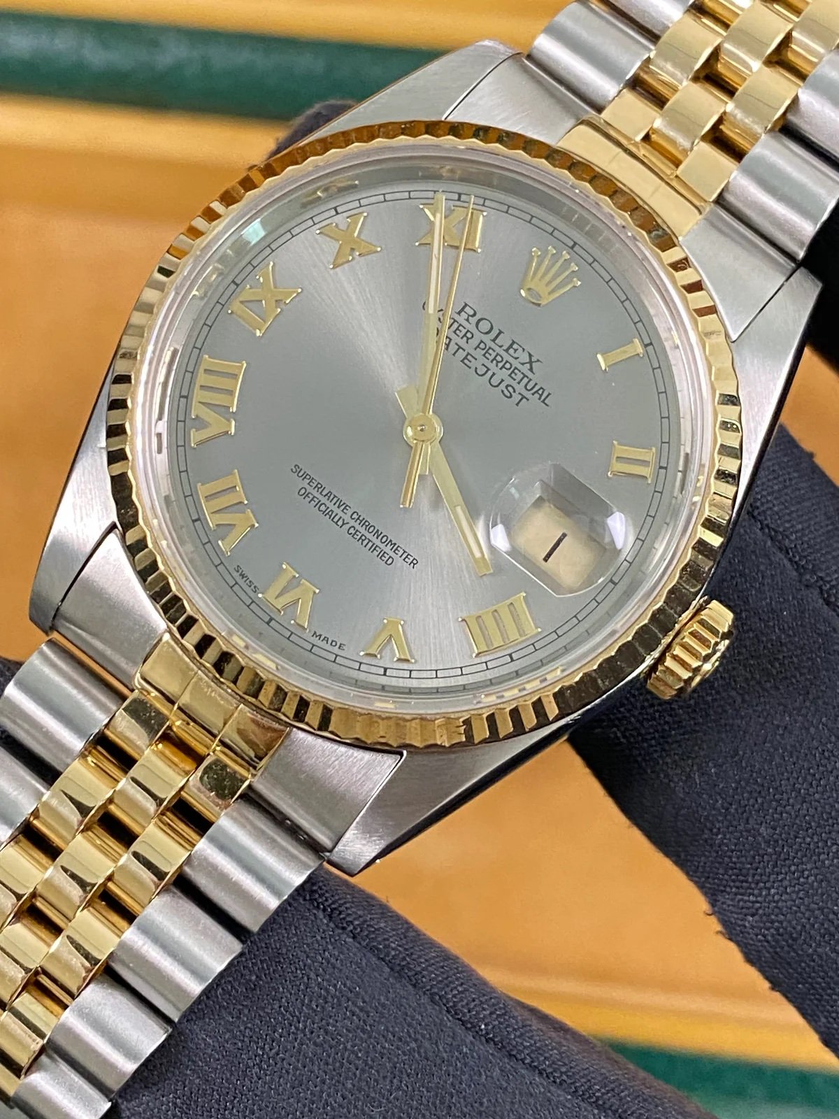 Rolex Steel & Yellow Gold Datejust 36 - 1991 - Rhodium Roman Dial - 16233 - Image 8